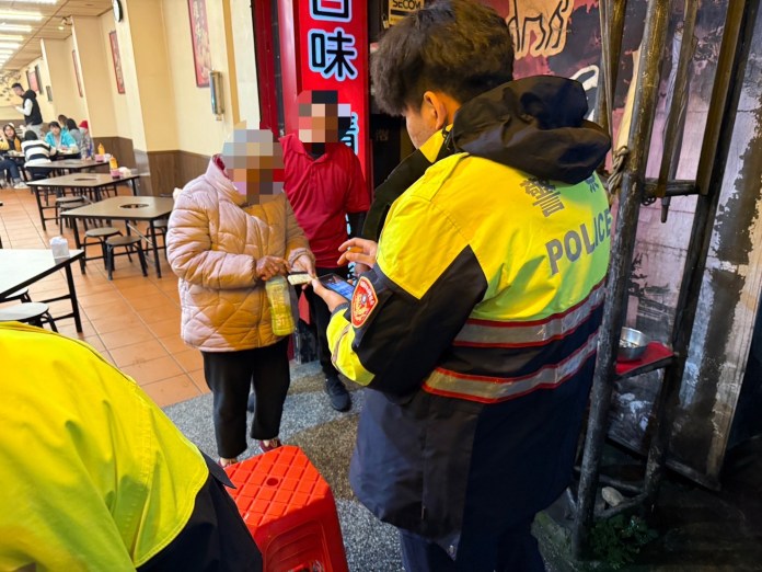 嘉義婦北上探親迷途 楊梅警暖心助團圓 58 S 72695926 0