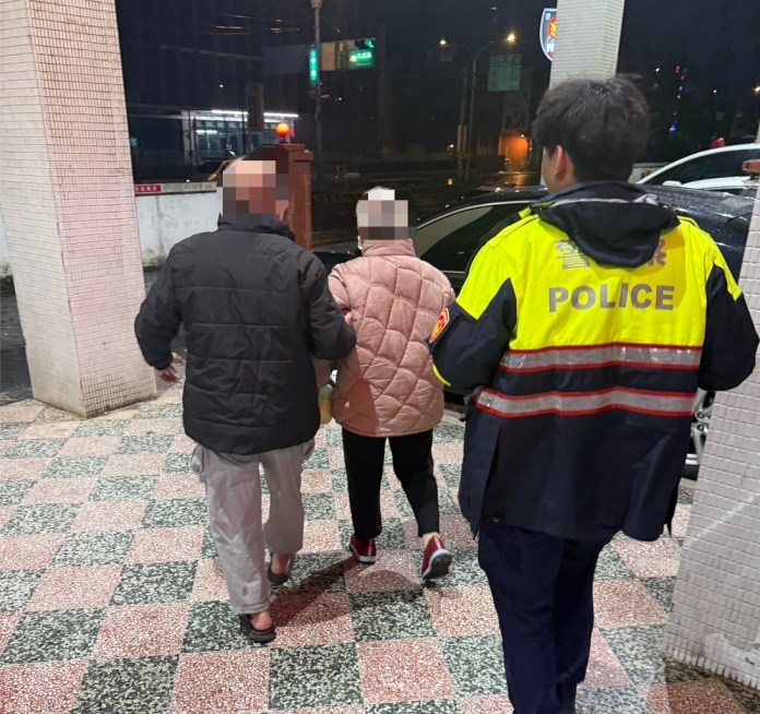 嘉義婦北上探親迷途 楊梅警暖心助團圓 59 S 72695929 0