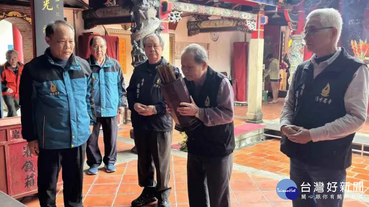 清水岩寺遵循古禮抽出國運籤 「蜻蜓誤入蜘蛛網」前途未運通是中下籤