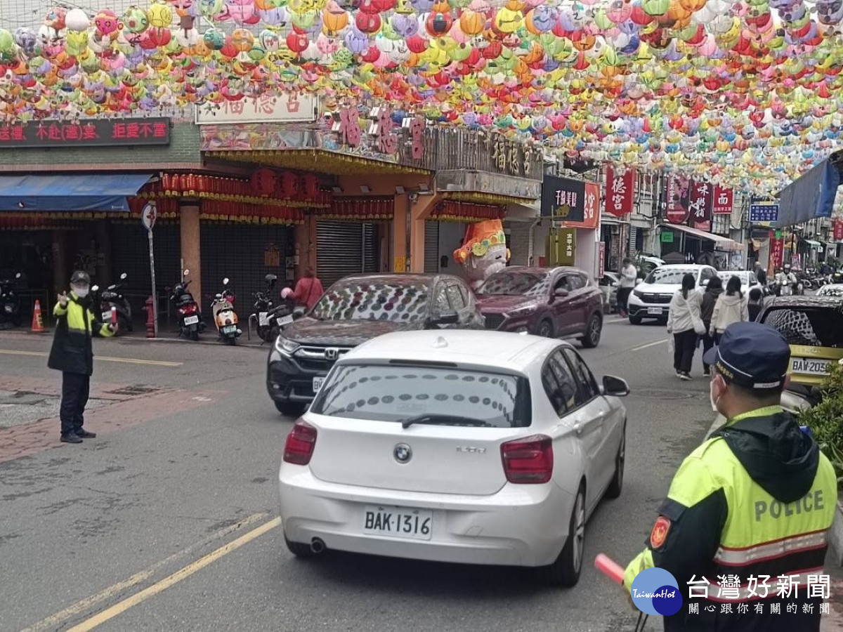 斗六警分局在春節期加強太平老街交通疏導工作／警方提供