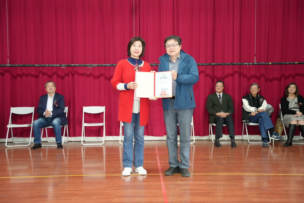 德音文教基金會寒冬送溫暖 陳儀君頒發清寒獎助學金 208 德音文教基金會寒冬送溫暖 陳儀君頒發清寒獎助學金 207