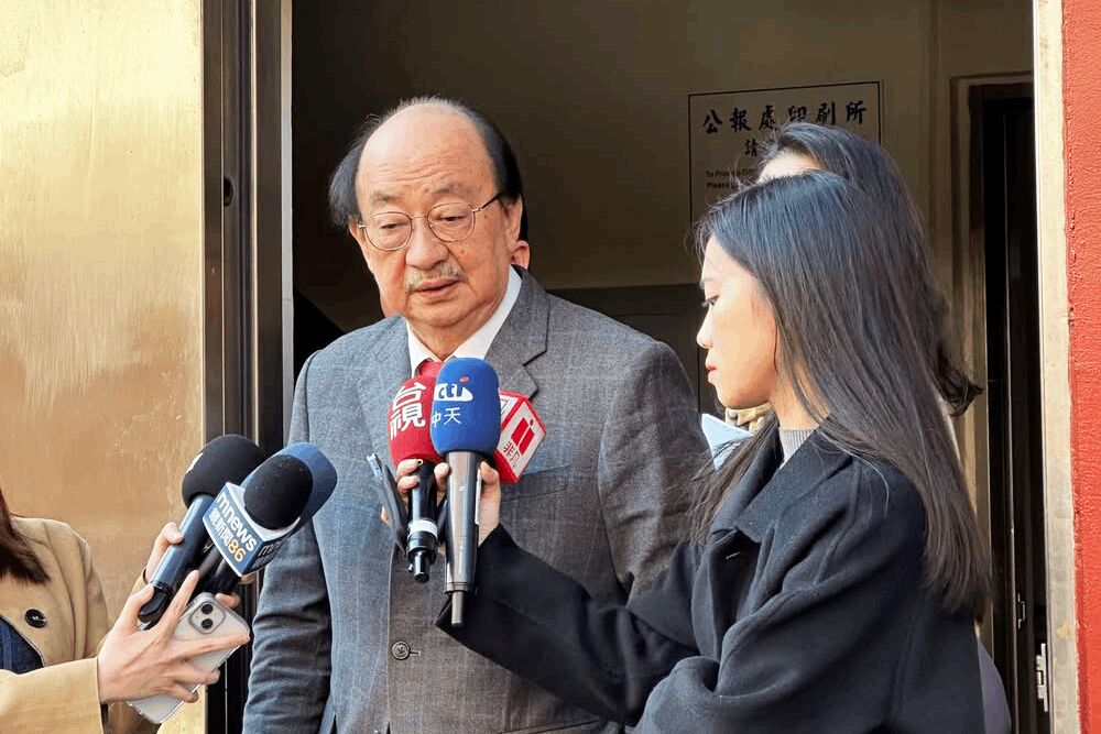 柯建銘曝民進黨最強反罷免團隊 吳思瑤稱台灣值得自己義無反顧 197 照片來源:柯建銘臉書、吳思瑤臉書