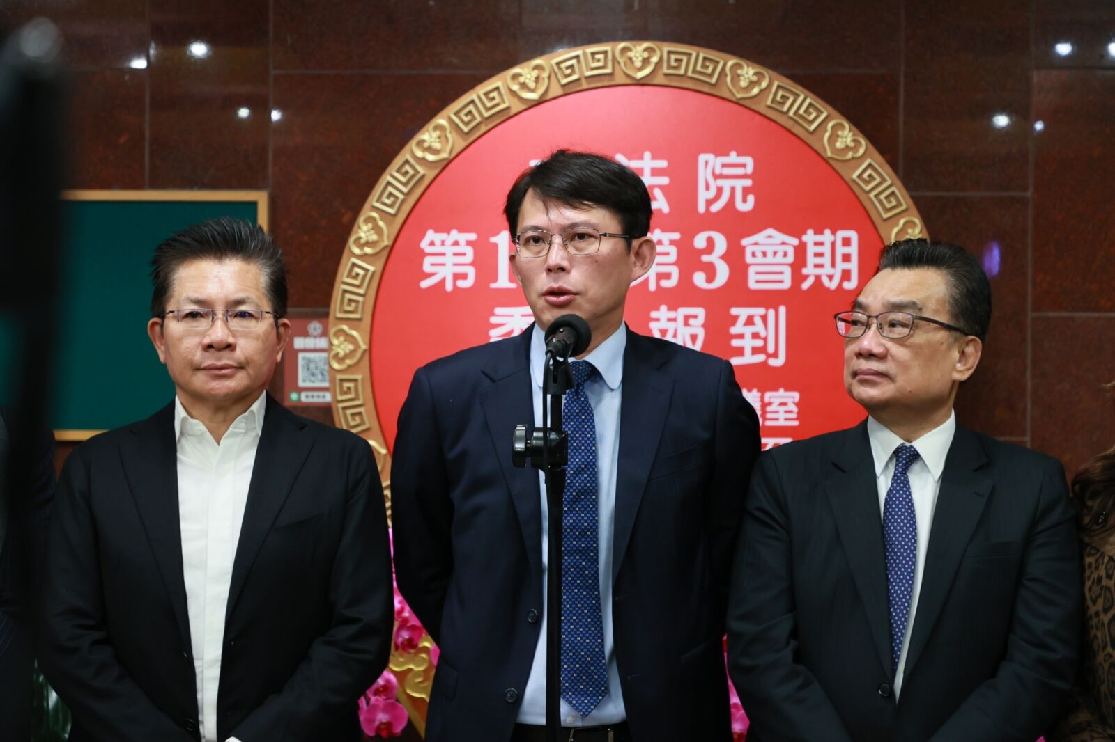 行政院提覆議配合大罷免? 黃國昌嗆注定失敗 216 行政院提覆議配合大罷免? 黃國昌嗆注定失敗 215