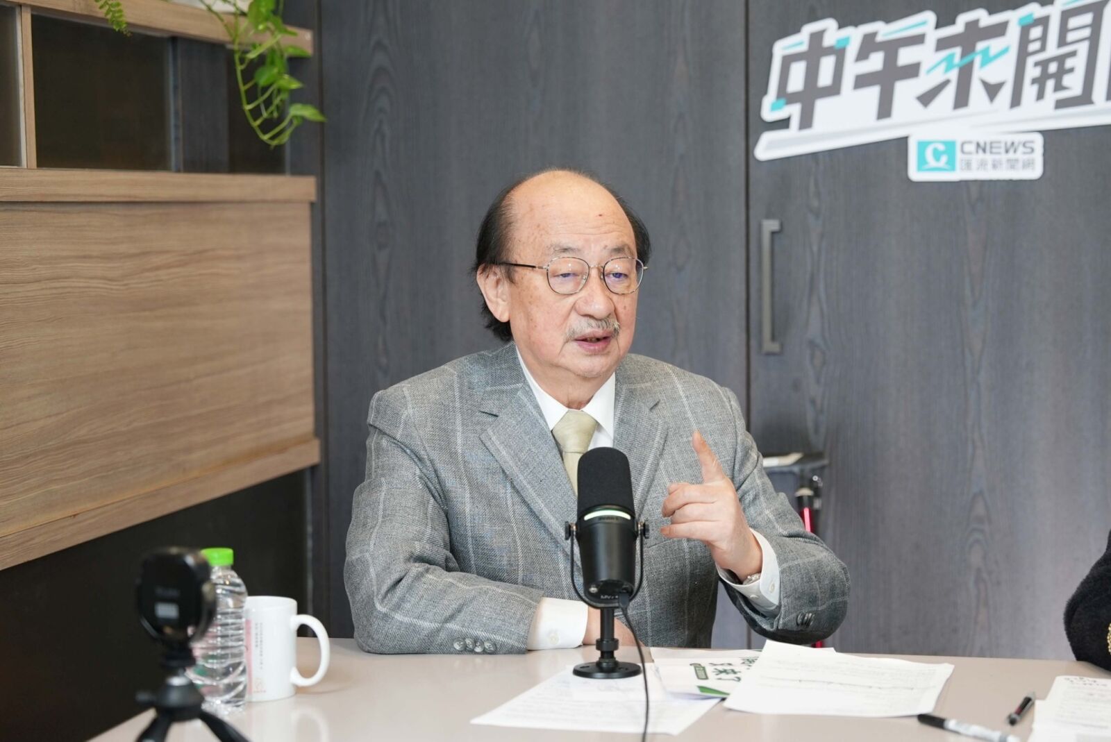 中午來開匯/指劉靜怡過關反引狼入室 柯建銘以2大原因跟總統溝通投下反對票 210 中午來開匯/指劉靜怡過關反引狼入室 柯建銘以2大原因跟總統溝通投下反對票 209