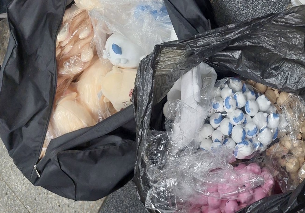 吉伊卡哇盜版商品抓不怕 苓雅警逮72歲攤商送辦 236 248250203a09