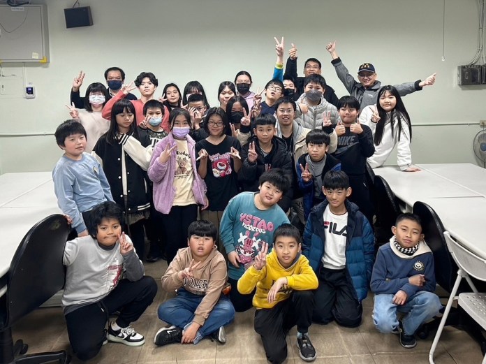龍華科大USR團隊前進壽山國小 提升學童資訊素養 70 rujkf