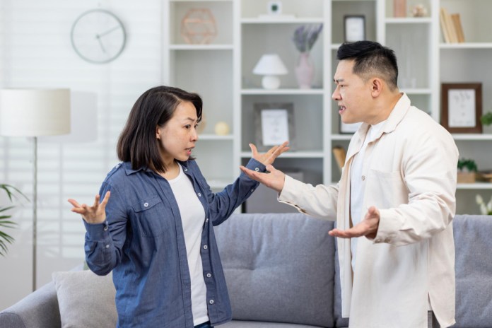 18653