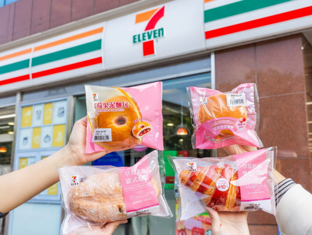 7-ELEVEN觀察到草莓口味甜品最受年輕族群歡迎，推出多款季節限定烘焙新品