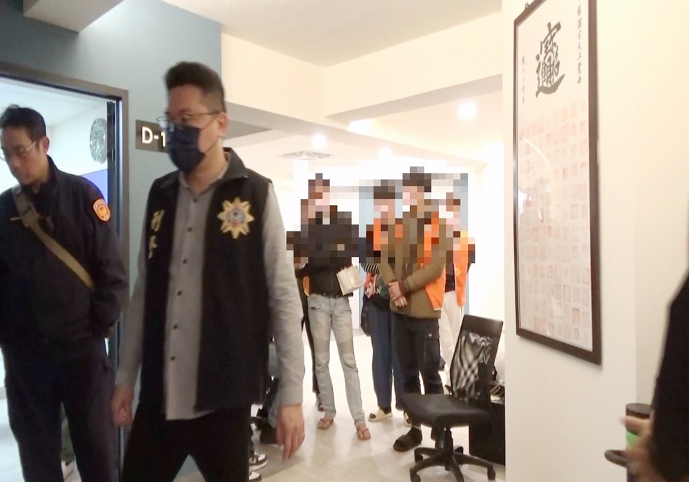 賭博娛樂城網站不法金流逾1億 鹽埕警衝華廈商辦抓人 209 248250204a03