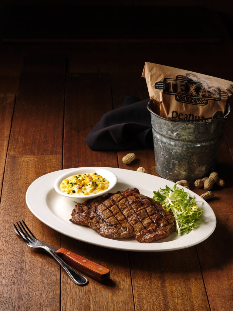 Texas Roadhouse德州鮮切牛排12oz.肋眼牛排另搭配配菜奶油玉米，現省1,490元！