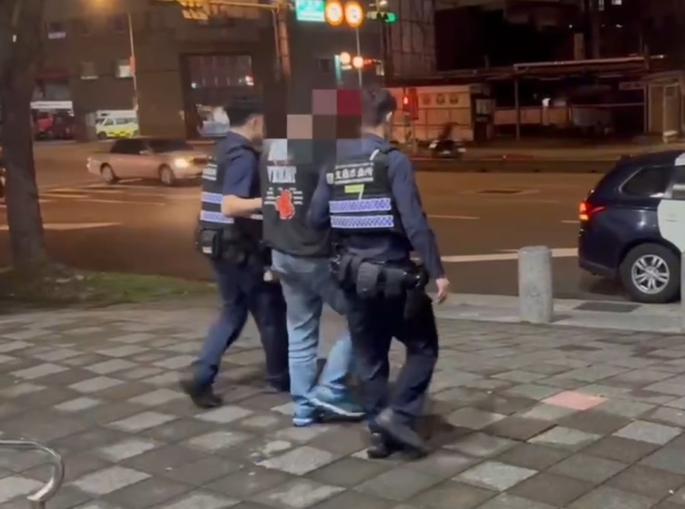 代提款增加貸款額度 30歲男被騙當車手一場空 220 cnews204250205a01