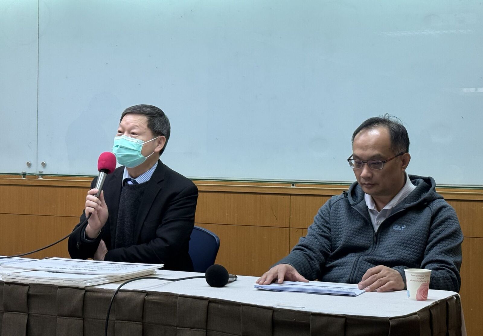 「出國備流感藥」恐變死亡陷阱! 感染症醫學會怒斥:誰教的敢負責嗎 200 「出國備流感藥」恐變死亡陷阱! 感染症醫學會怒斥:誰教的敢負責嗎 199