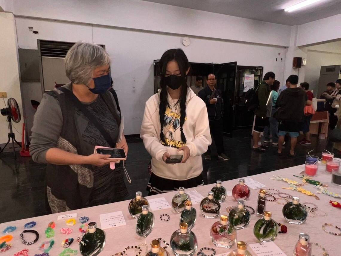華遠職涯探索作品展讓弱勢生的創作能量被看見