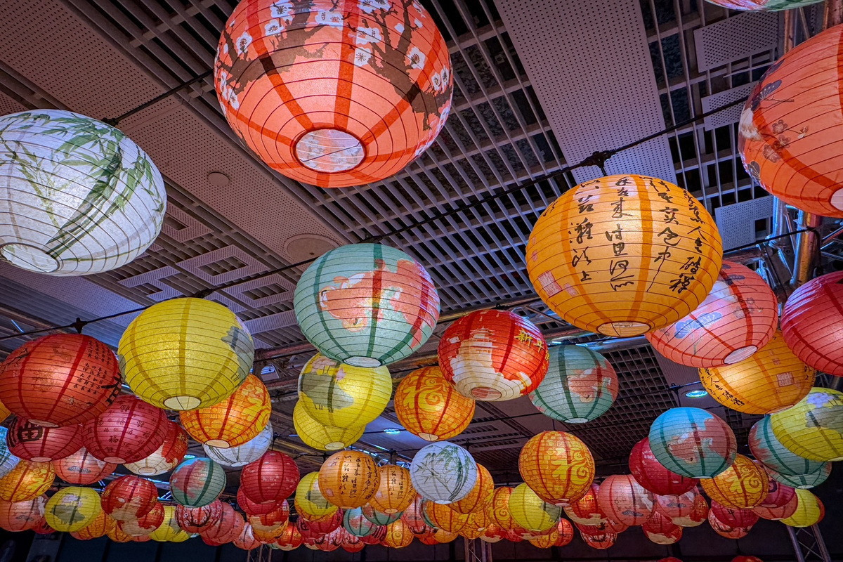 搭機捷賞台灣燈會,桃園市民卡一日票半價優惠。<br /><br />