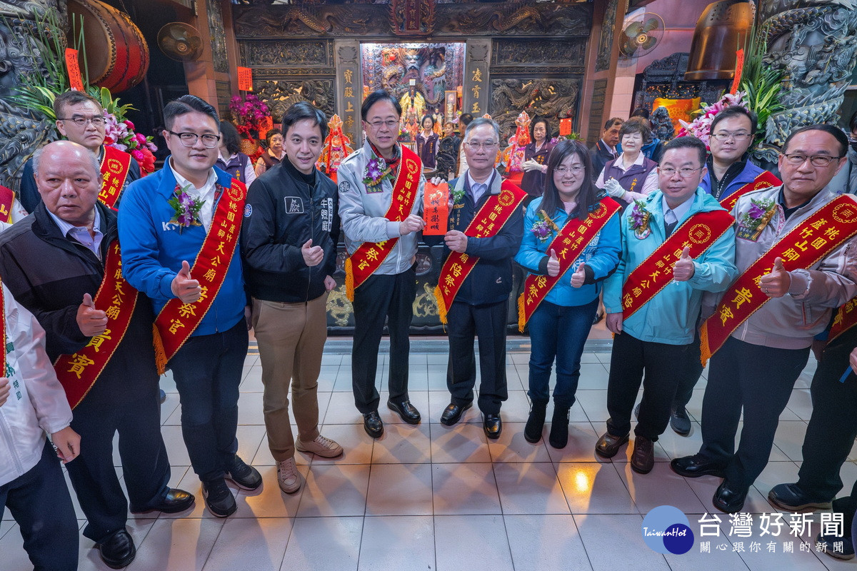 桃園市長張善政出席「玉皇大帝祝壽大典」。<br /><br />