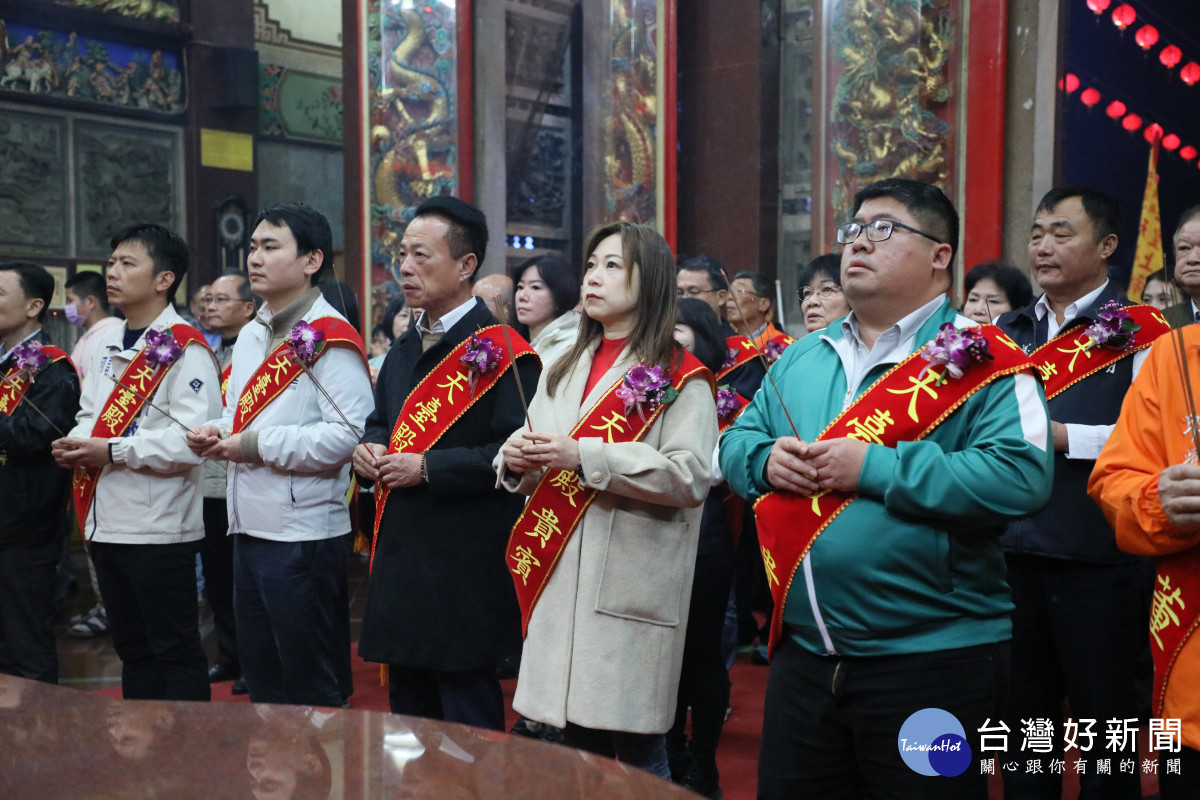 嘉義縣長翁章梁年初九赴溪口天臺殿參拜祈福／嘉義縣府提供