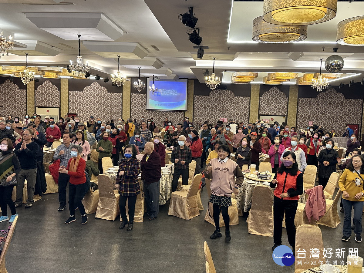 南投縣公教退休人員協會400餘參加新春團拜。（記者扶小萍攝）