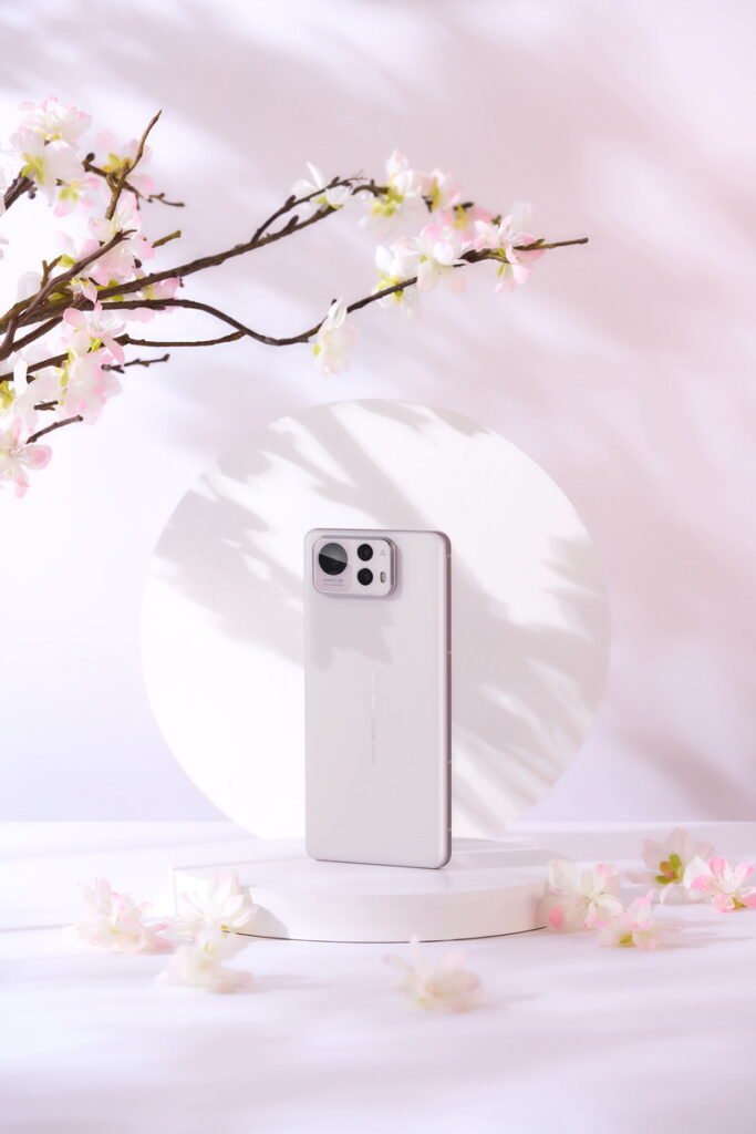 蝦皮購物華碩Zenfone 12 Ultra,2月下單刷國泰世華蝦皮購物聯名卡最高享20%蝦幣回饋(圖為:華碩Zenfone 12 Ultra 櫻花白)
