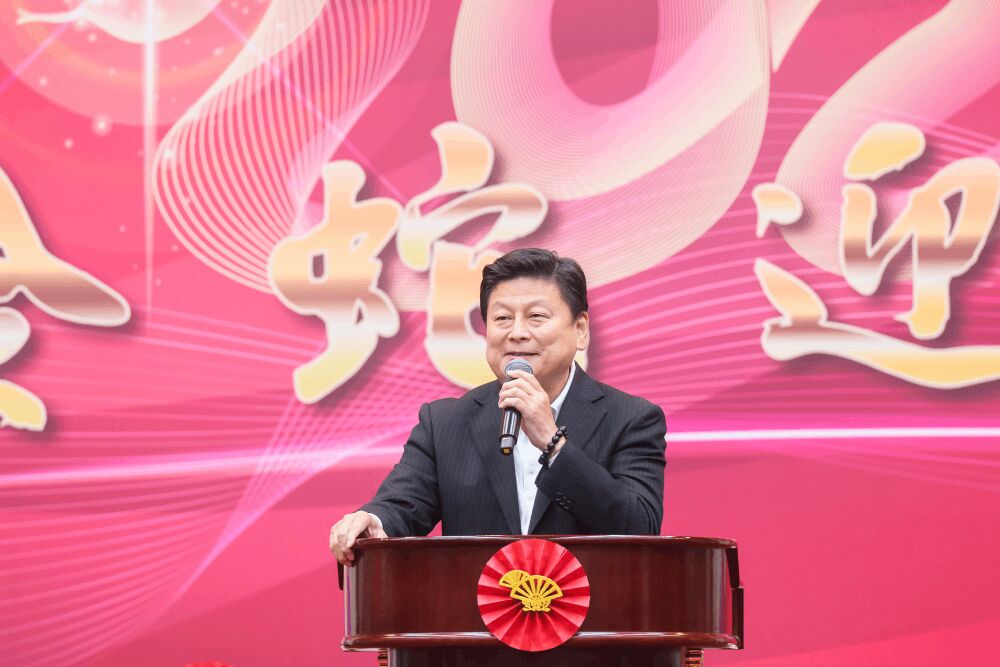 立院團拜歡欣對比行政院喊窮 傅崐萁:領袖的承擔! 222 照片來源:傅崐萁國會辦公室