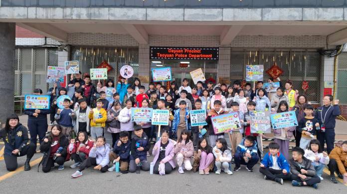 開學前夕強化安全知識 大園警傳授學童自保觀念 61 327031 0