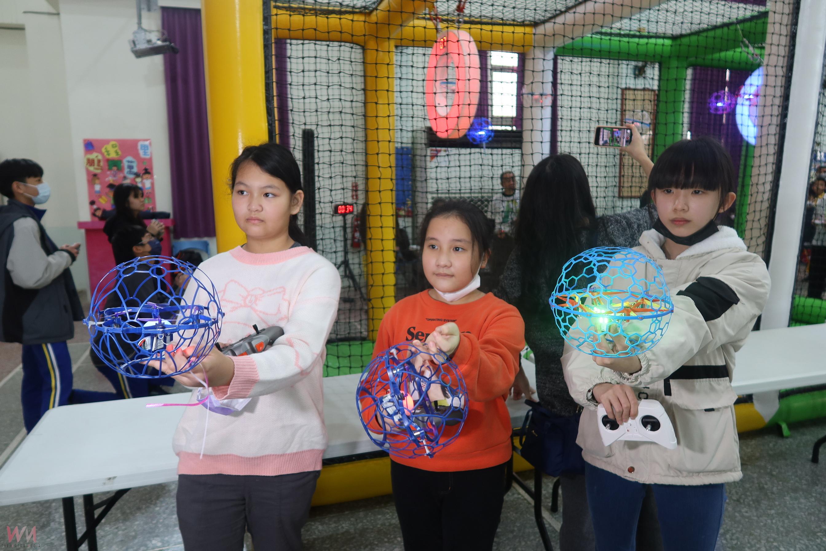 (有影片)/2025愛積木盃無人機競賽熱血開賽 彰化小學生激戰無人機足球 - https://www.watchmedia01.com
