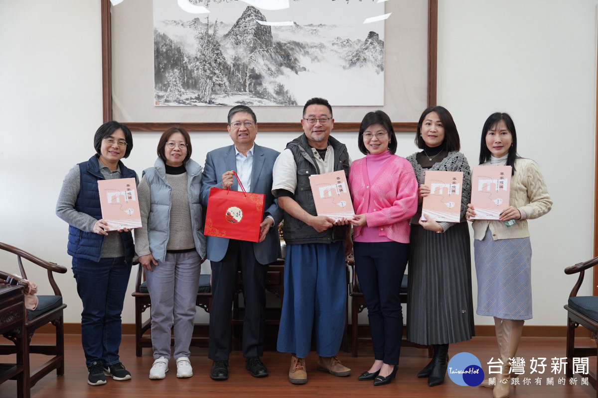 楊文科縣長分享客家唸謠創作