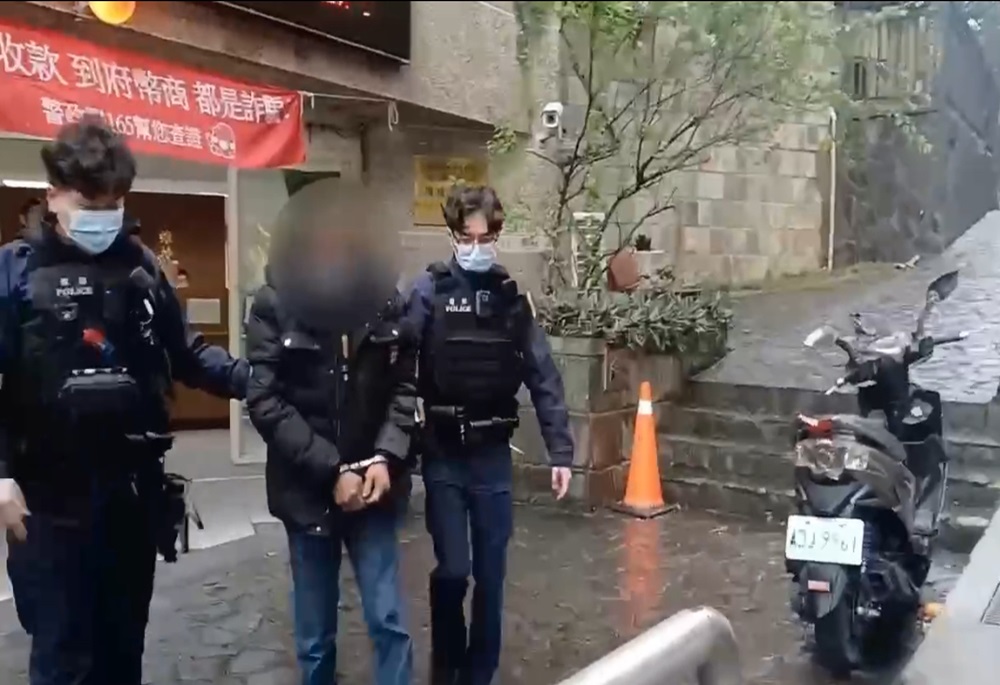 攜毒拒檢駕車逃竄 新店警圍捕查獲開9張罰單 221 248250207a01