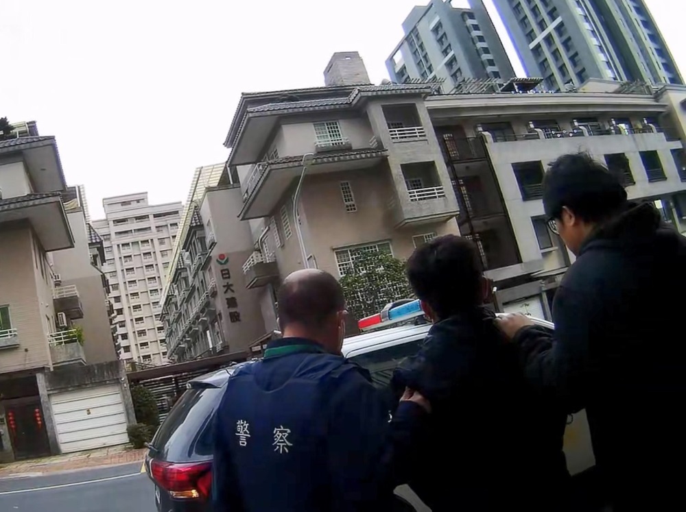 被逮嗆混社會混越南 19歲面交車手竟是台越混血兒 203 cnews204250207a06