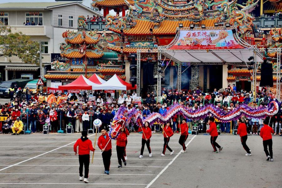 火旁龍27年首次醫護來舞龍 部苗祝大家龍健康