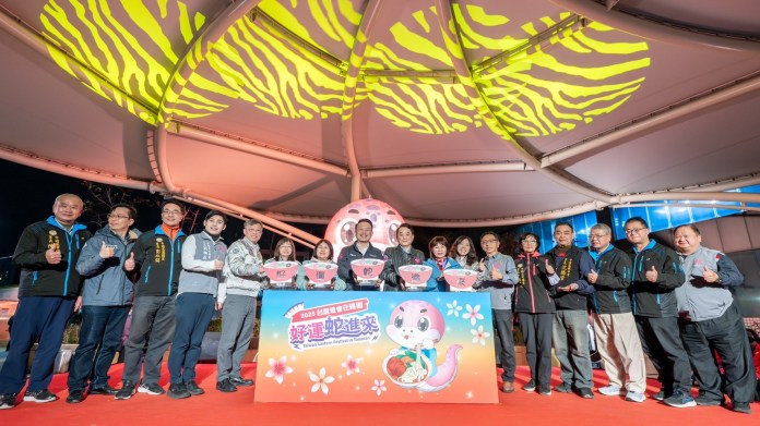 台灣燈會中壢搶先點燈 結合牛肉麵打造「好運蛇進來」主燈 81 20250206213433348