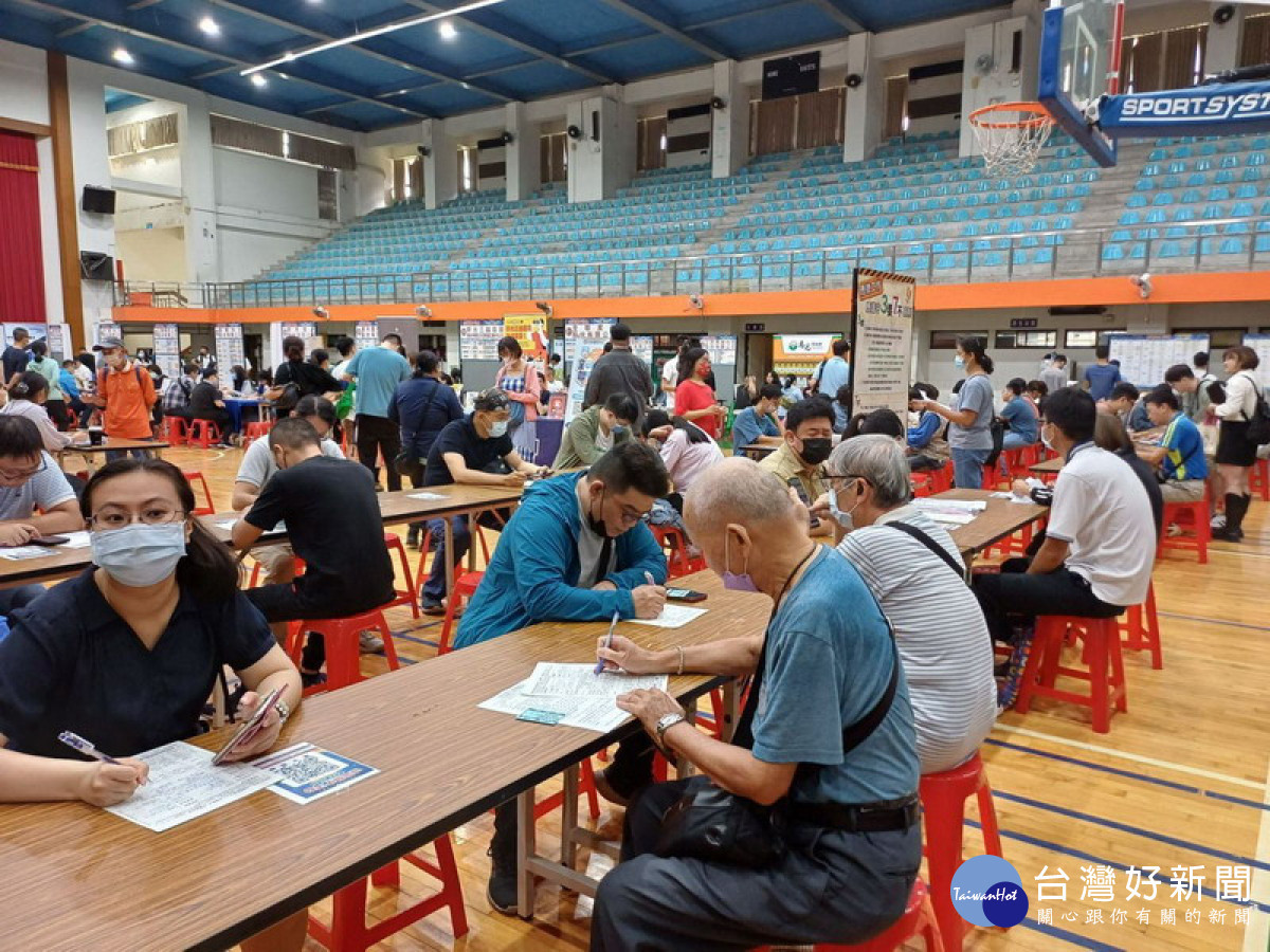 ▲開發勞動力新藍海，高市府13日在勞工局簡報室舉辦說明會。