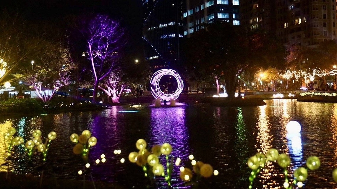 2025竹北光節「水生繁花」璀璨登場 水圳公園成光影交錯夢幻國度