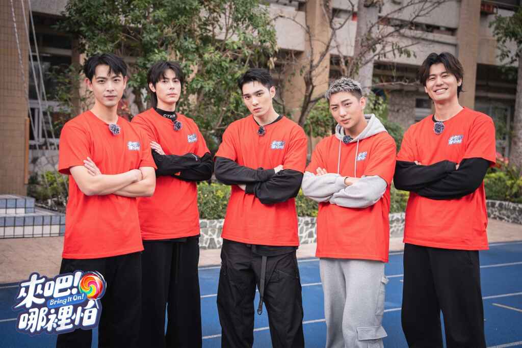 ▲SpeXial連晨翔（左一）、Teddy、黃偉晉、明杰和風田 難得合體。（TVBS提供）