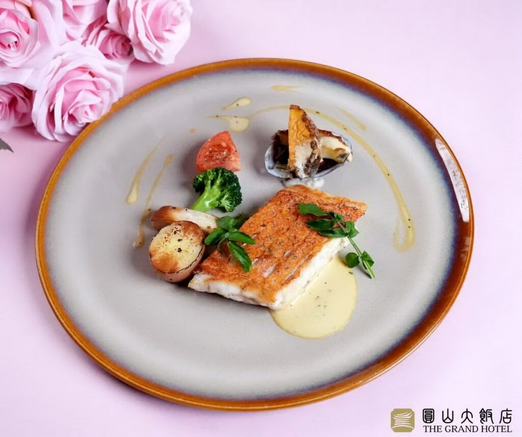 圓山牛排館用經典美食為愛加溫,帶來一系列清爽又開胃的創意料理。圖/圓山大飯店提供