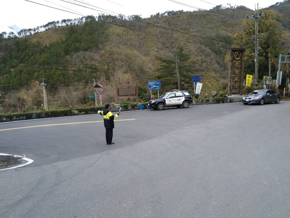 春遊賞櫻武陵爆人潮 中124線道路公告禁止車輛進入 236 cnews204250208a07