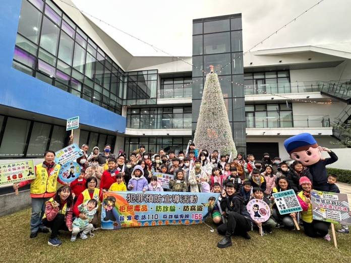 大園警攜手國巨洋傘文創園區 強化學童反詐騙及交通安全觀念 68 327420 0