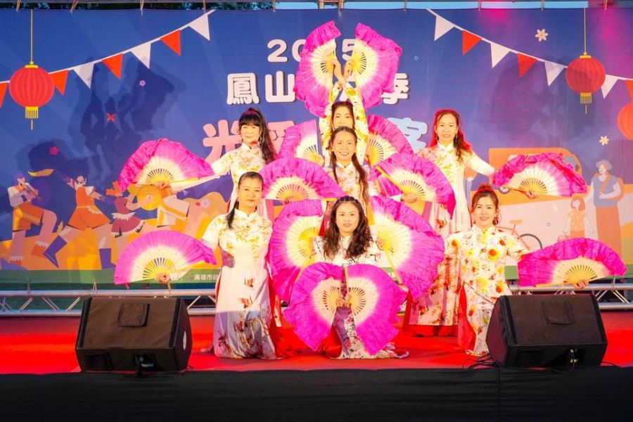 光彩迎客!高雄鳳山燈會展現精彩客家文化饗宴