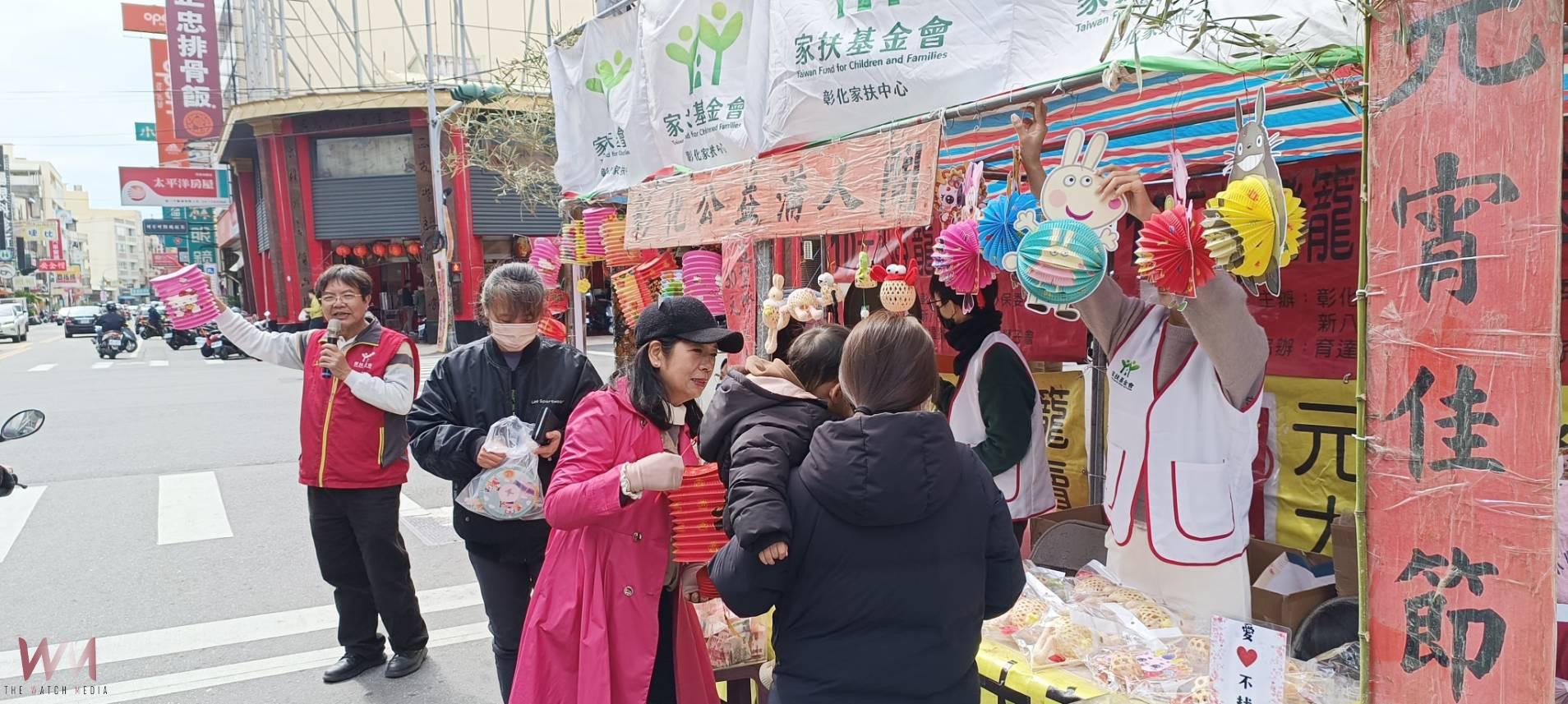 (有影片)/豪捐!愛心不間斷 神秘客18年來持續捐助彰化家扶 - https://www.watchmedia01.com