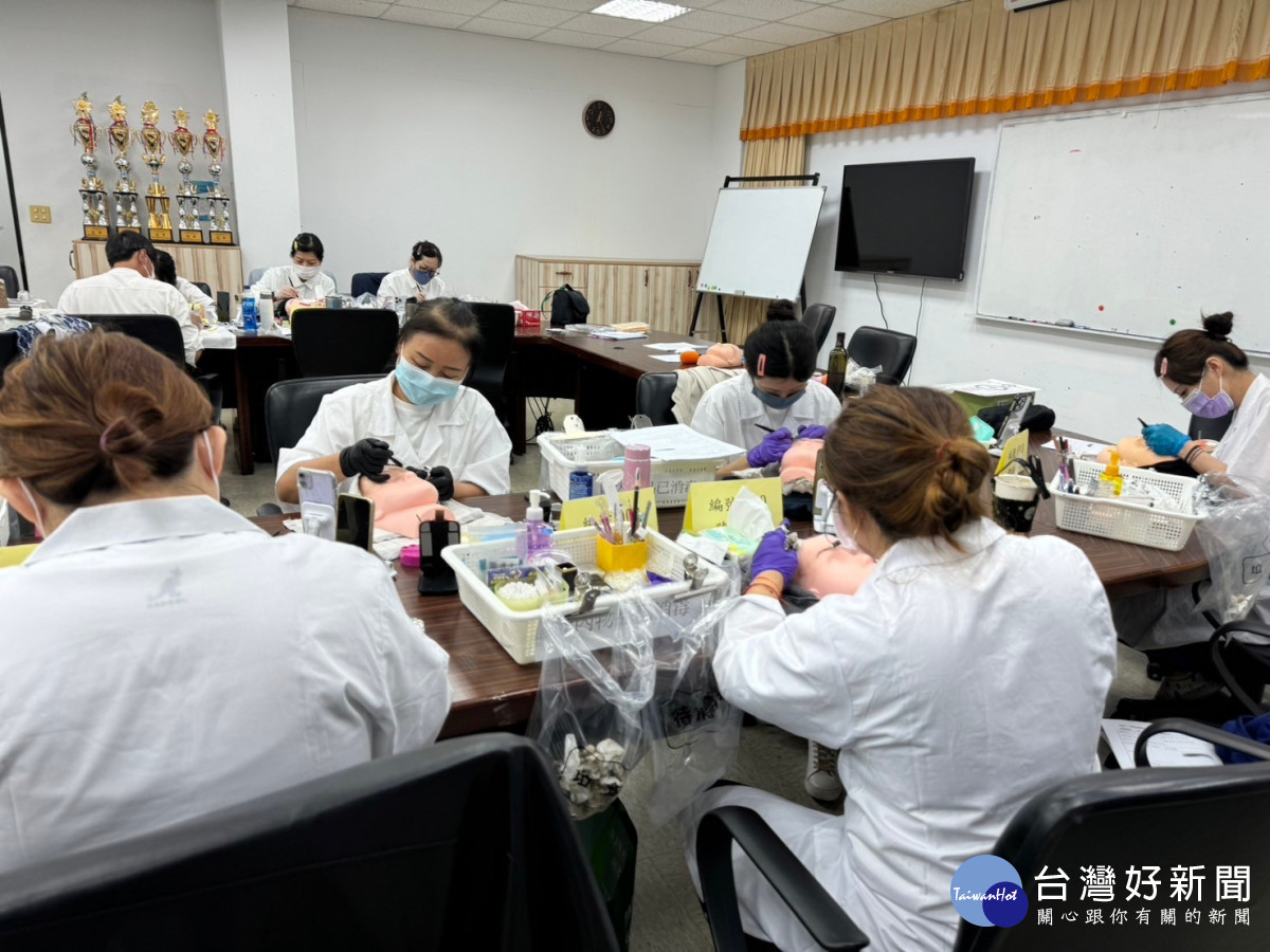 職場霧眉妝容半永久眉藝