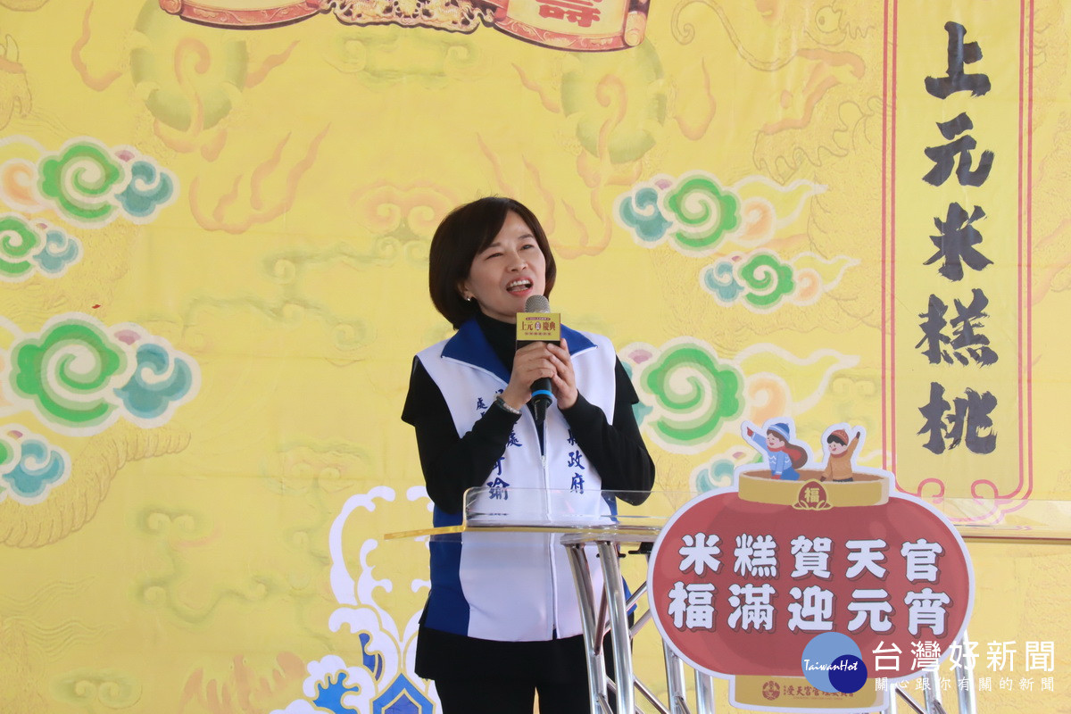 林處長代表許縣長祝福大家元宵歡喜平平安安。(記者扶小萍攝)