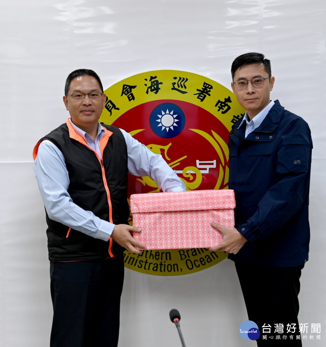 ▲海巡署南部分署辦理公職人員財產申報抽籤，抽籤作業由分署長鳳運昇少將主持。