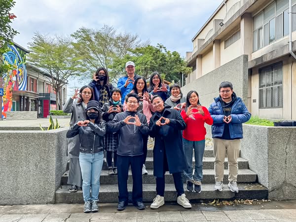 國立新竹生活美學館鏈結地方團隊,探索文化觀光與永續旅遊新視野(第一排左2為國立新竹生活美學館葉于正館長)