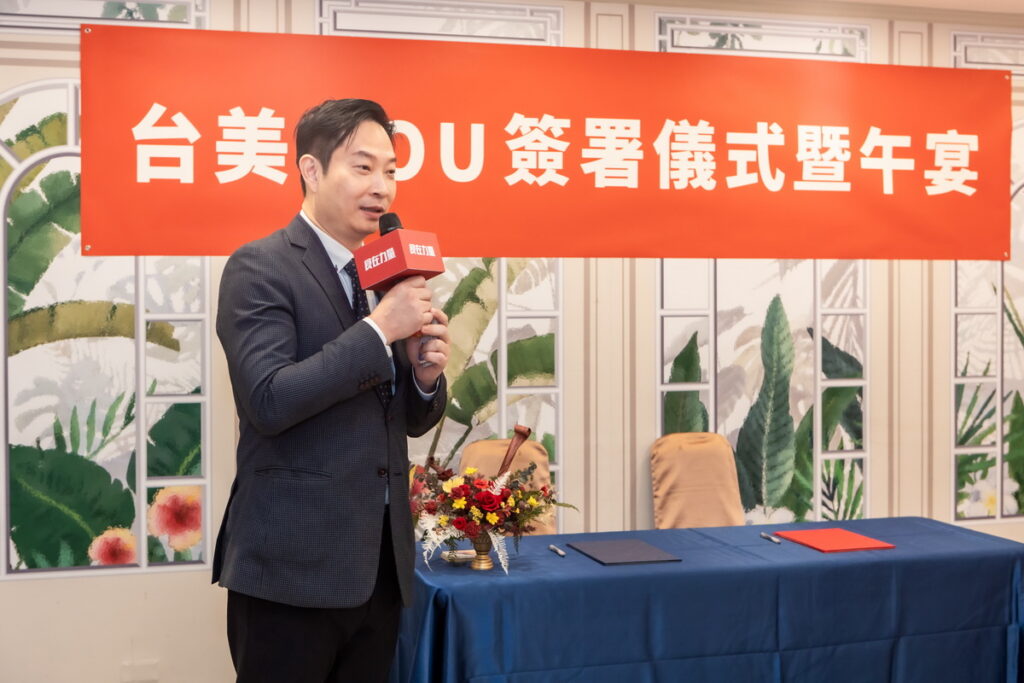 本次簽約儀式特邀台菜王子黃景龍（龍師傅）分享對台灣美食文化國際化的見解