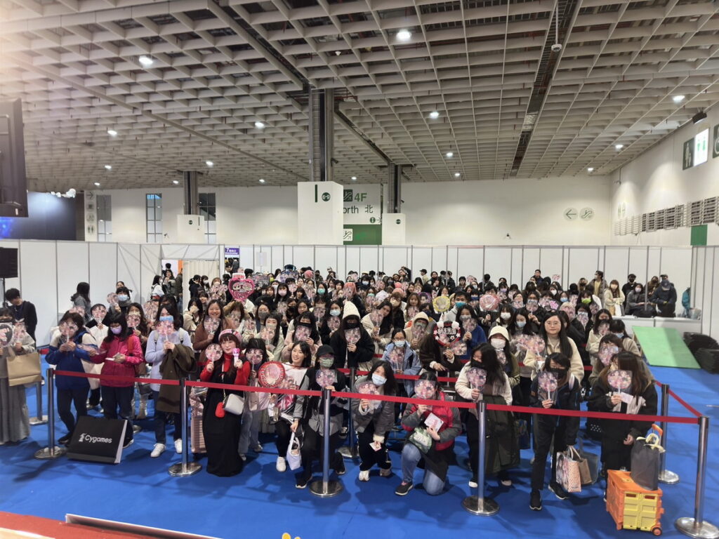參加師走ゆき老師簽名會的讀者們  