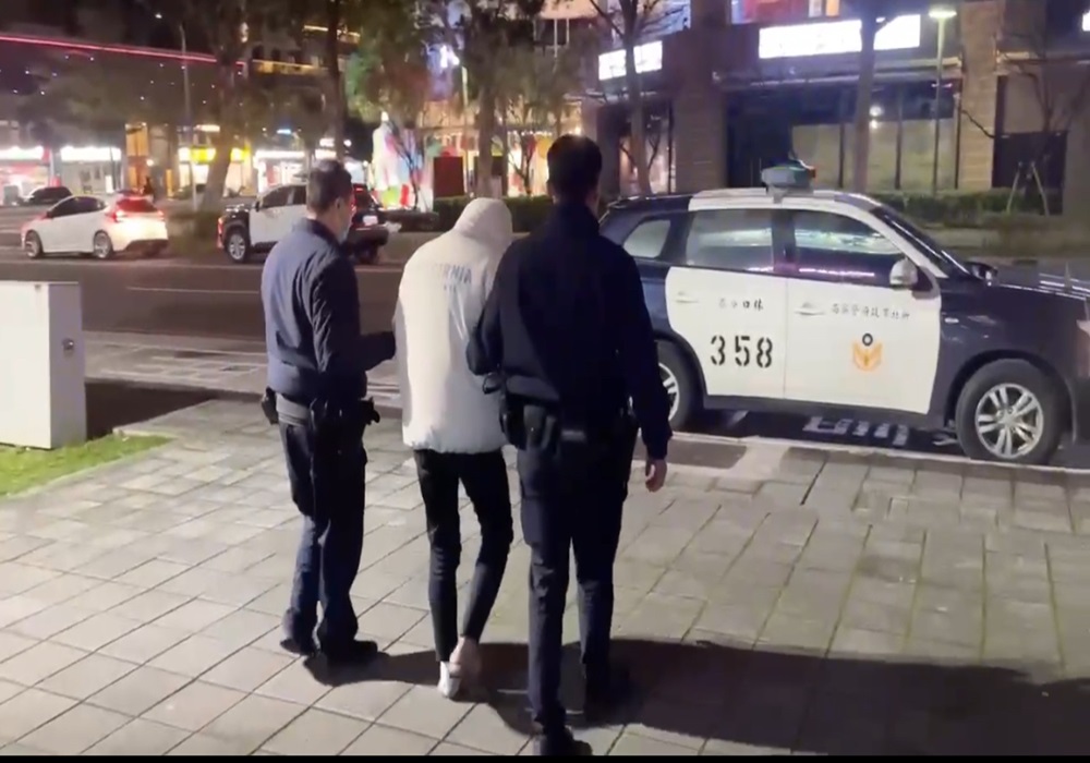 通緝犯拒檢瘋狂逃竄 警動員圍捕驚險追緝3分鐘 244 248250210a08