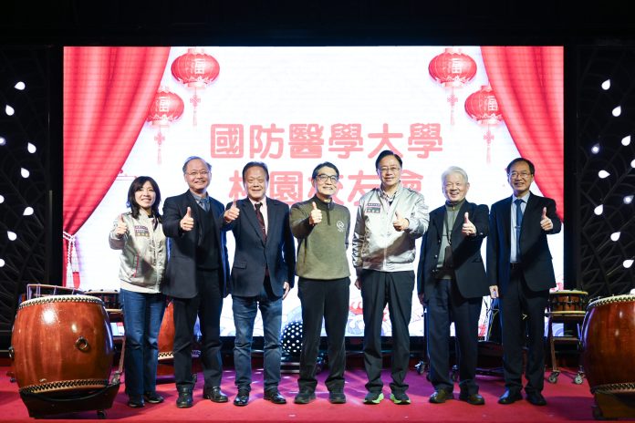 向國防醫學大學桃園校友拜年 張善政盼持續提升醫療品質 67 20250209211851804 scaled