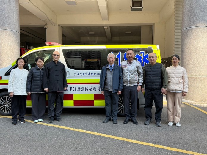 助桃消守護民眾 2民間團體暖捐救護車 69 S 20840459 0