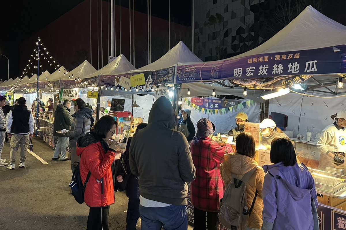 「植感桃園 蔬食友善專區」歡迎大家賞燈、品蔬食。<br /><br />