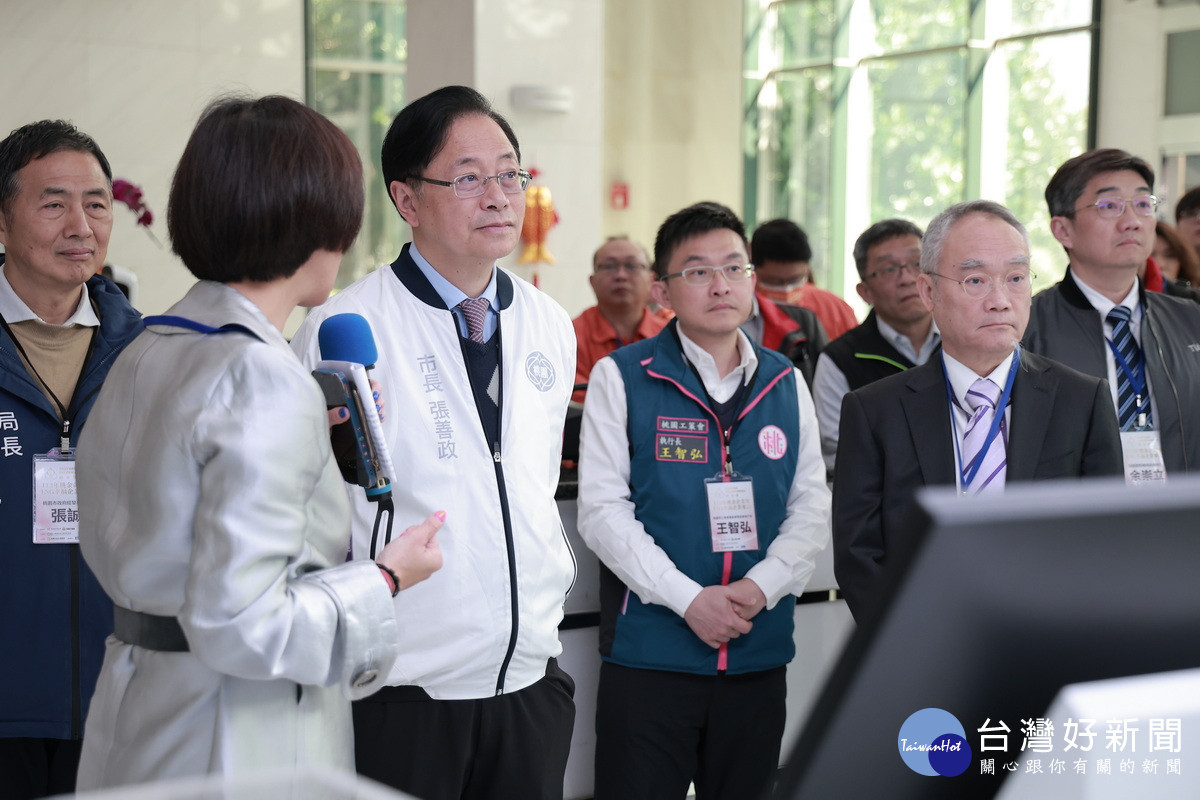 桃園市長張善政率團參訪明基材料。<br /><br />