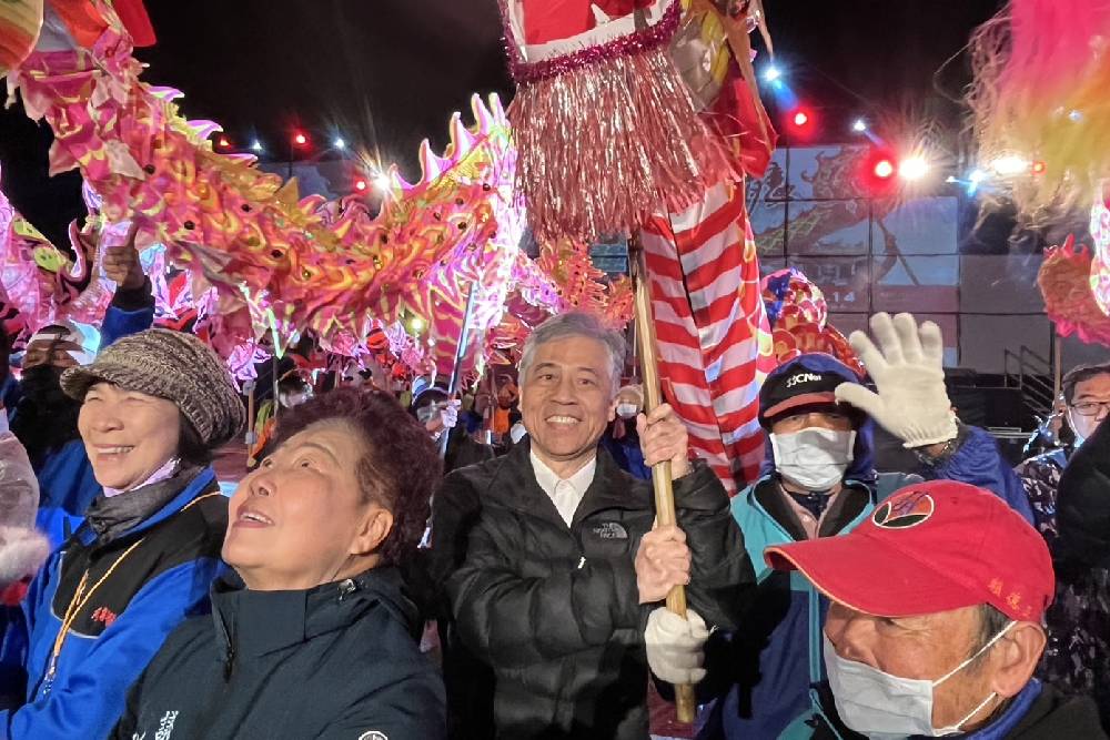 火旁龍之夜湧數萬人潮 余文忠:不分黨派共享客家盛事 204 火旁龍之夜湧數萬人潮 余文忠:不分黨派共享客家盛事 203
